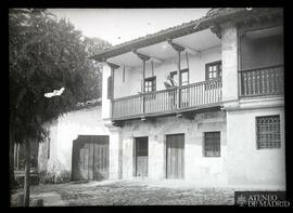 Detalle del exterior de una casa rural