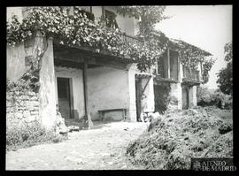 Exterior de una casa rural