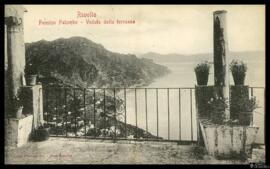 Tarjeta postal de vista del paisaje desde la terraza del Hôtel o Pension Palumbo de Ravello edita...
