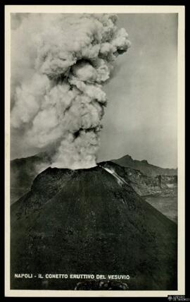 Tarjeta postal del paisaje del cono eruptivo del interior del Cráter del Monte Vesubio con matase...
