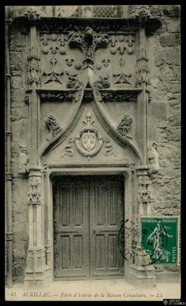 Tarjeta postal circulada de vista exterior de la puerta de entrada de la Casa Consular de Aurilla...