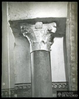 Capitel de la nave de la iglesia de San Cebrián de Mazote de Valladolid.