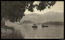 Tarjeta postal de escena costumbrista de paseos en barca en las orillas del Lago di Como en Treme...