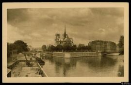 Tarjeta postal de vista panorámica de la Catedral de Notre-Dame, l’Ille de la Cité  y el Pont de ...
