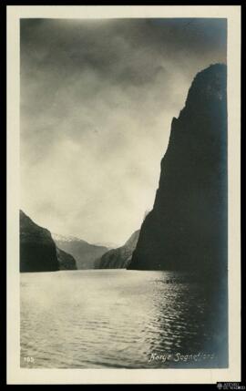 Tarjeta postal de vista del paisaje del Fiordo de los Sueños o Sognefjord