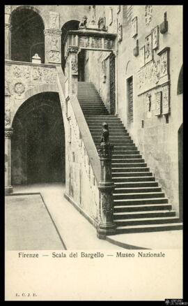 Tarjeta postal de la escalera del Palazzo Bargello de Florencia editada por L. C. J. F.