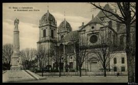 Tarjeta postal de vista exterior de la Catedral y el Monument aux Morts de Dax editada por P. Derro