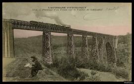 Tarjeta postal del paso de un tren sobre el Viaducto de Garabit editada por Béguin en Saint-Géran...