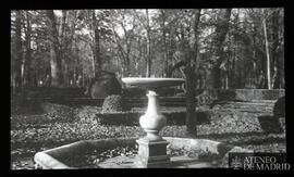 Fuentecilla del parterre en el Jardín de la Isla en Aranjuez