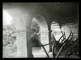 Arcos interiores de una casa rural