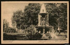 Trjeta postal de la fuente monumental neobarroca Springbrunnen en la Corneliusplatz de Düsseldorf