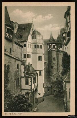 Tarjeta postal de la Corte del Castillo de Eltz editada por el Kunstanstalt und Großverlag J. Kra...