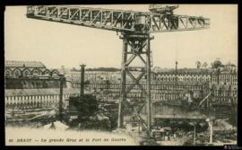 Tarjeta postal de la Grande Grue y el Port de Guerre de Brest editada por Artaud et Nozais en Nantes