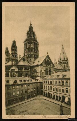 Tarjeta postal de calcotipia de vista exterior de la Catedral de Maguncia desde la plaza de Leich...