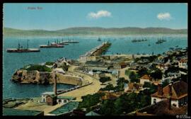 Tarjeta postal de vista panorámica del puerto de Rosia Bay en Gibraltar editada por V. B. Cumbo e...