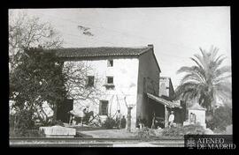 Exterior de una casa rural