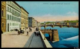 Tarjeta postal a color de escena costumbrista urbana en el Paseo fluvial de Amerigo Vespucci junt...