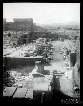 "Teatro romano de Mérida. Portscaenal"