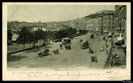 Tarjeta postal circulada de una fotografía de Giacoo Brogi de la Via Marina de Nápoles editada po...