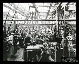 Z 1358. Fabricación de (...) en una fábrica de guerra