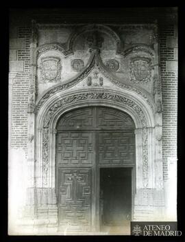 
Entrada a una iglesia
