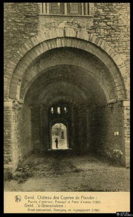 Tarjeta postal de la puerta de entrada al Château des Comtes de Flandre o Castillo Gravensteen en...