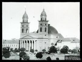 
Exterior de una iglesia
