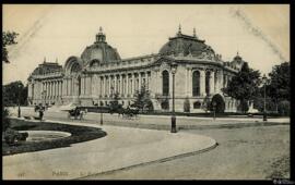 Tarjeta postal de vista exterior del Petit Palais, hoy Museo de Bellas Artes de la Villa de París...