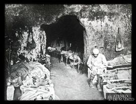 "La vida del soldado". "Un dormitorio en la galería de una cantera" [Subterrá...