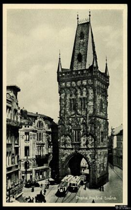 Tarjeta postal de cista exterior de la Torre de la Pólvora o Prašná brána en Praga