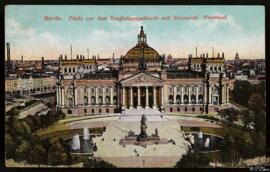 Tarjeta postal de vista panorámica de la Plaza del Reichstagsgebäude y el Monumento a Bismarck o ...