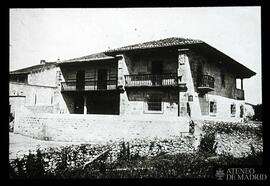 Exterior de una casa rural