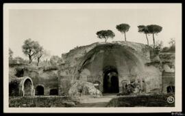 Tarjeta postal del Canopo de la Villa Adriana de Tívoli editada por la [Tabaccheria] L. Provizi.