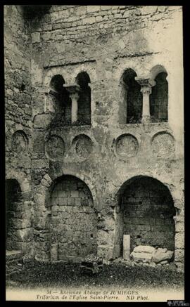 Tarjeta postal de detalle del Triforio de la Iglesia de San Pedro de la antigua Abadía de Jumiège...