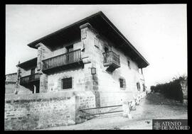 Exterior de una casa rural