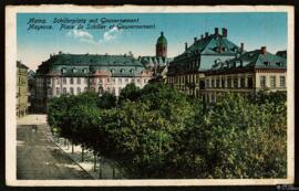 Tarjeta postal a color de la Schillerplatz y el edificio de Gobierno de Maguncia con carta no cir...