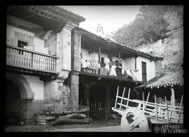 Exterior de una casa rural