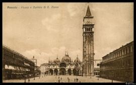 Tarjeta postal de vista general de la Plaza y la Basílica de San Marcos de Venecia.