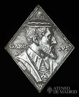 Grabado que reproduce el perfil de Carlos V