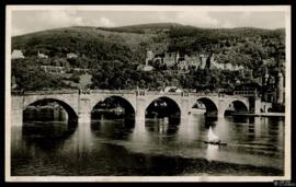 Tarjeta postal circulada de vista panorámica del antiguo Castillo y el Neckarbrücke de Heidelberg...