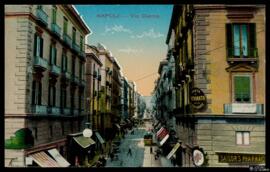 Tarjeta postal a color de la Via Duomo de Nápoles editada por Raimondo Renza en la misma ciudad
