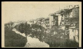 Tarjeta postal de las antiguas casas sobre el río Jordanne en Aurillac desde el Pont du Bui con e...