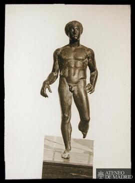 Escultura de hombre