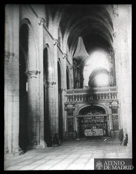 Nave principal de la Catedral de Orense.