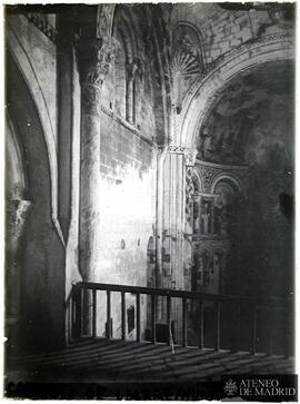 Iglesia de Santa María en el Castillo de Loarre (Huesca. )