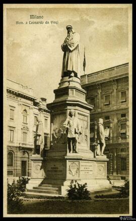 Tarjeta postal del Monumento escultórico a Leonardo da Vinci en Milán