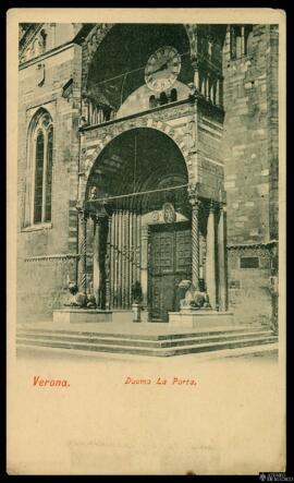 Tarjeta postal del pórtico de la Catedral de Verona con anotaciones manuscritas en inglés relativ...