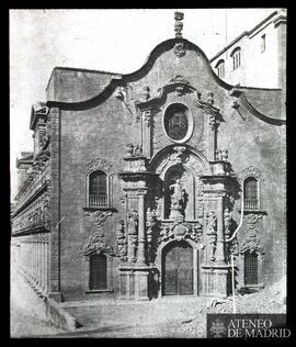 Fachada de una iglesia