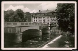 Tarjeta postal circulada del puente y la fuente de Diana en Donaueschingen editada por Schöning &...