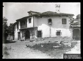 Exterior de una casa rural